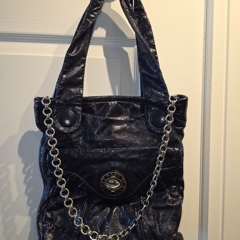 Marc Jacobs Totally Turnlock Navy Crinkle Leather Flat Tote Shoulder Bag - Picture 2 of 6